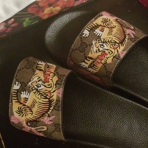 Gucci Shoes - Gucci Slides Size 41 Gucci Shoes - Gucci Slides Size 41